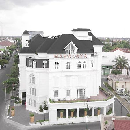 Mahalaya The Legacy Hotel Solo Kültér fotó