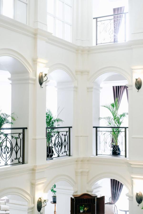 Mahalaya The Legacy Hotel Solo Kültér fotó