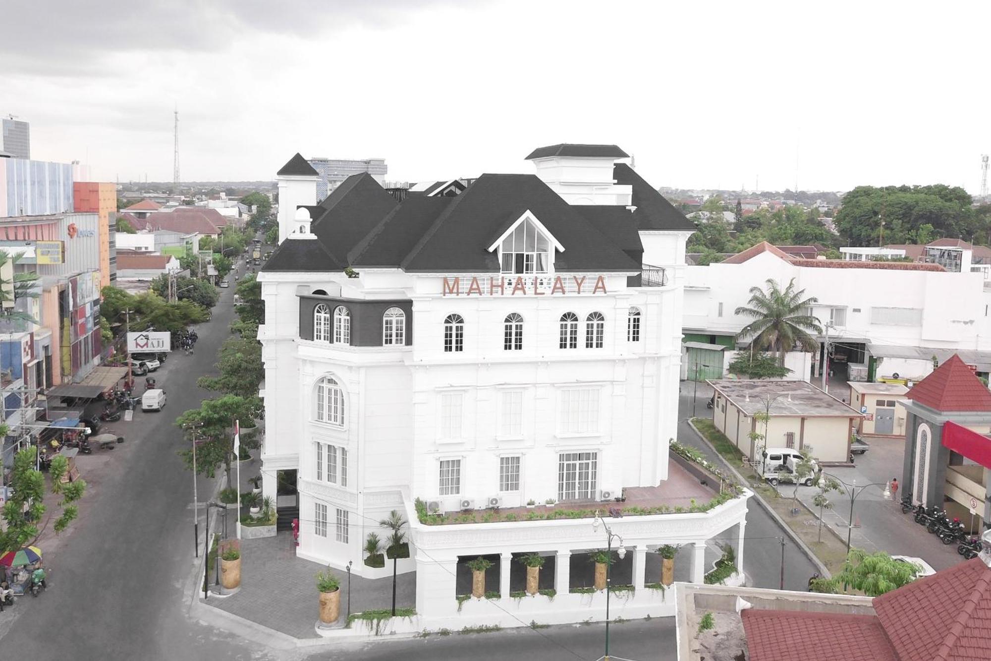 Mahalaya The Legacy Hotel Solo Kültér fotó