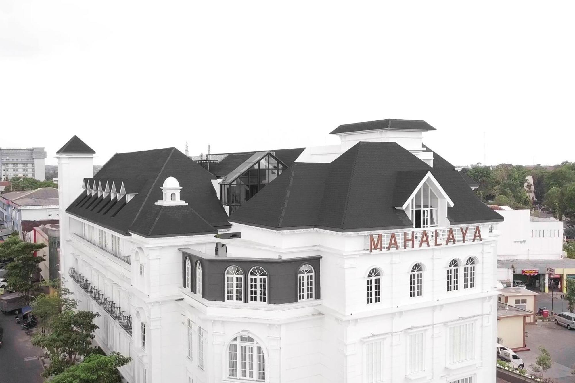 Mahalaya The Legacy Hotel Solo Kültér fotó
